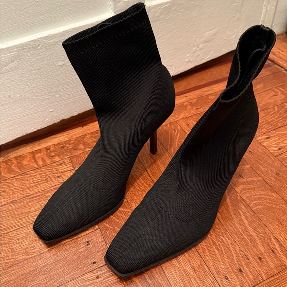 Zara Shoes - Elegant Black Women's Ankle Boots